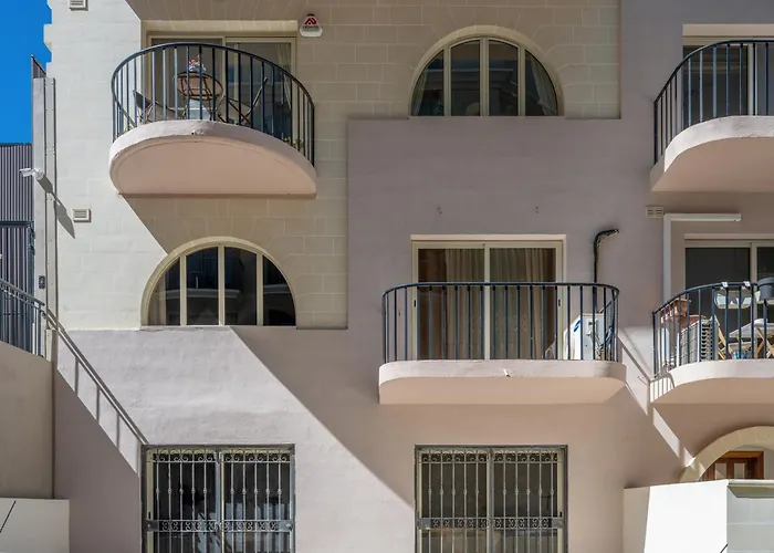 Spacious 3 Bedroom Apartment In The Heart Of St Julians