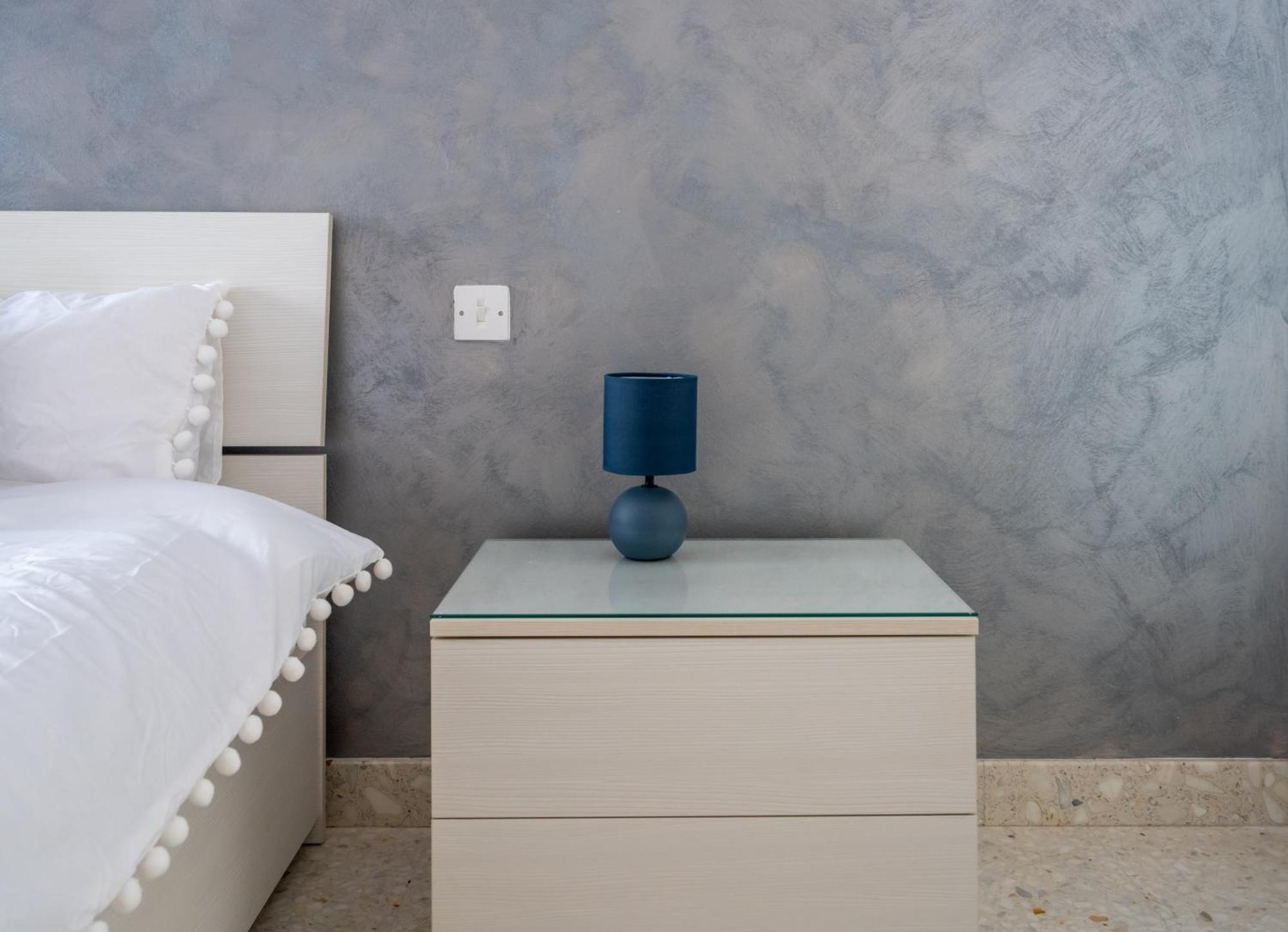 Spacious 3 Bedroom In The Heart Of St Julians Apartment *