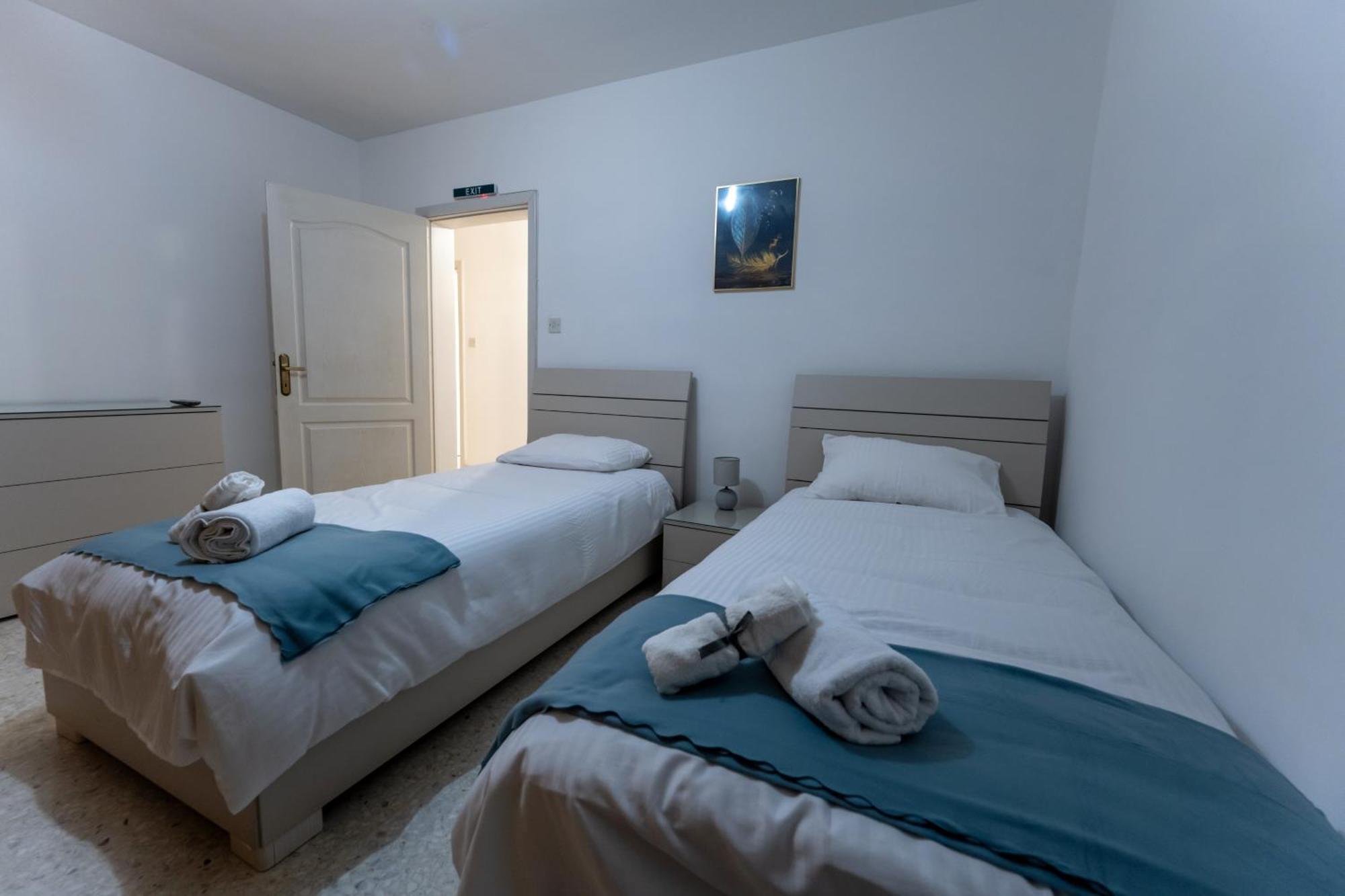 Spacious 3 Bedroom In The Heart Of St Julians Apartment